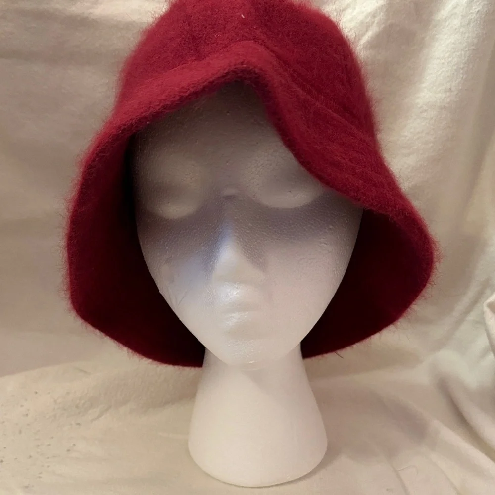 NWT Gap Red Cloche / Bucket Hat - Picture 4 of 6